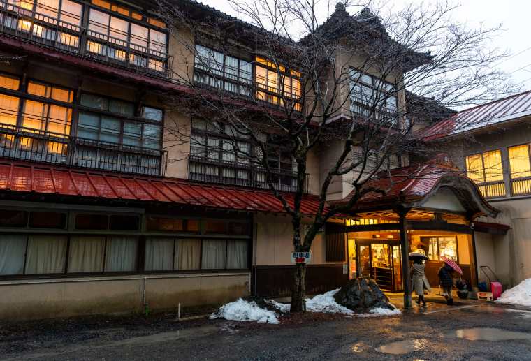 鉛温泉 藤三旅館 外観