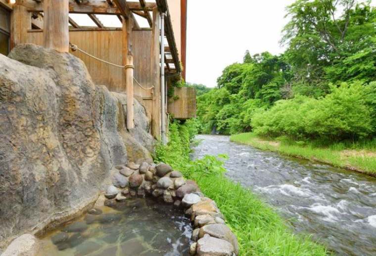 鉛温泉 藤三旅館 桂の湯