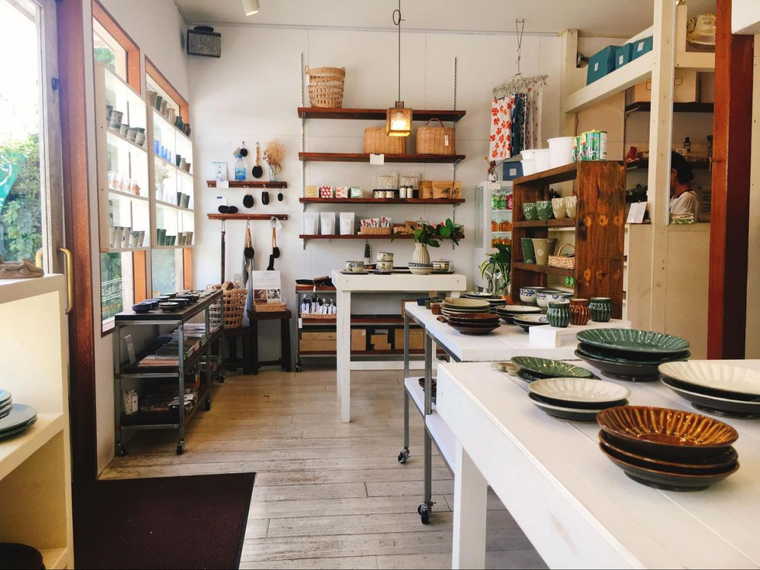 国際通り商店街 guma guwa