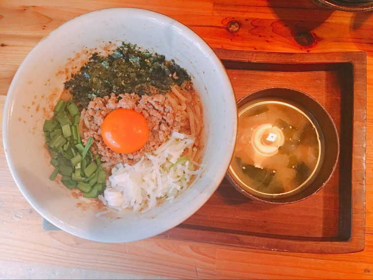 国際通り商店街 まぜ麺マホロバ