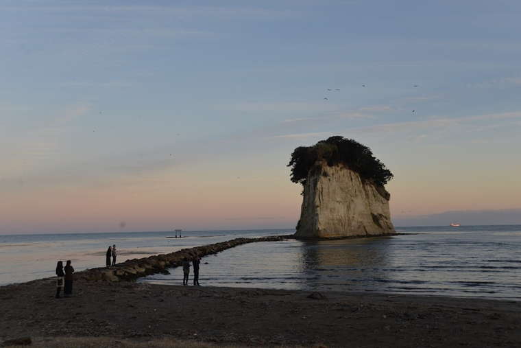 奥能登絶景海道 見附島(軍艦島)