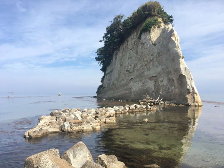 奥能登絶景海道 見附島(軍艦島)