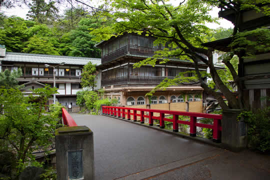 四万温泉