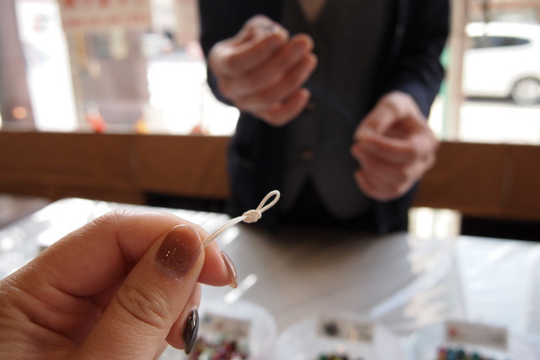 作り方はスタッフの方が丁寧に教えてくれる