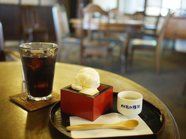 清酒アイスクリームと水出し珈琲のセット(1,000円)