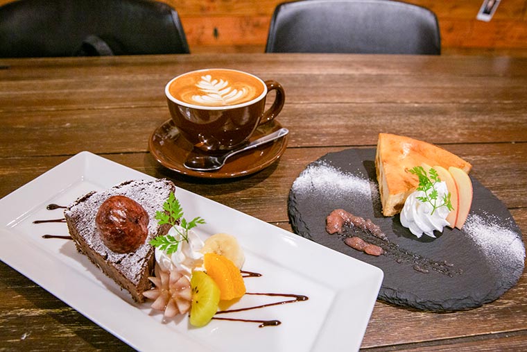 小布施栗のガトーショコラ キャラメルりんごチーズケーキ