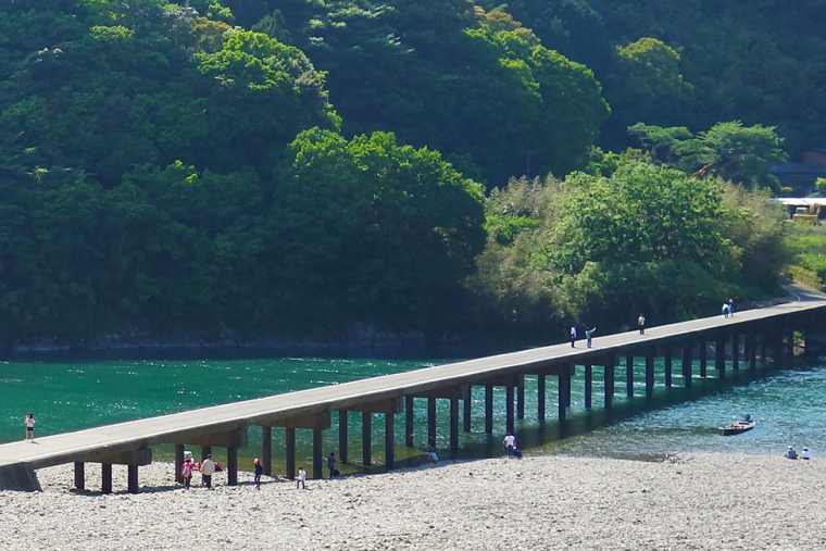 四万十川にかかる勝間沈下橋
