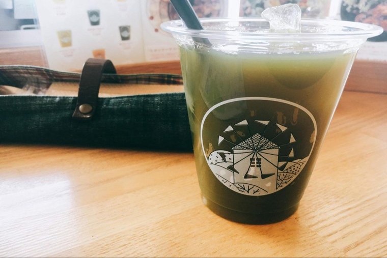 カフェ「OLIVAZ」の野菜ジュース