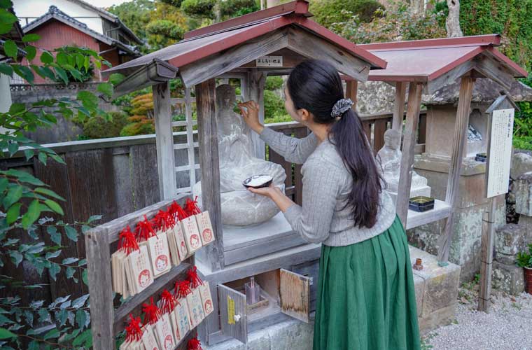 清巌寺「おしろい地蔵さま」