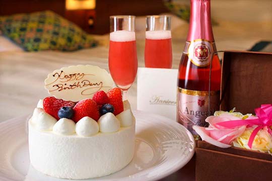 ホテルでもサプライズ!大切な人の笑顔がもっと見たいから…