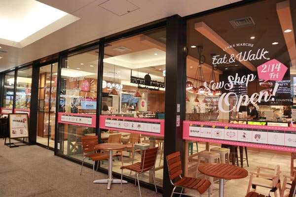 「UMEDA LINKS」内の「リンクスマルシェEat&Walk」