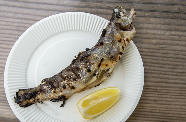 忍野八海 池本茶屋 イワナ塩焼き