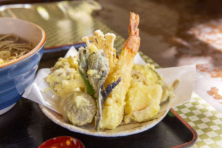 横谷渓谷 蓼科そばメルヘン 天ぷらそばセット
