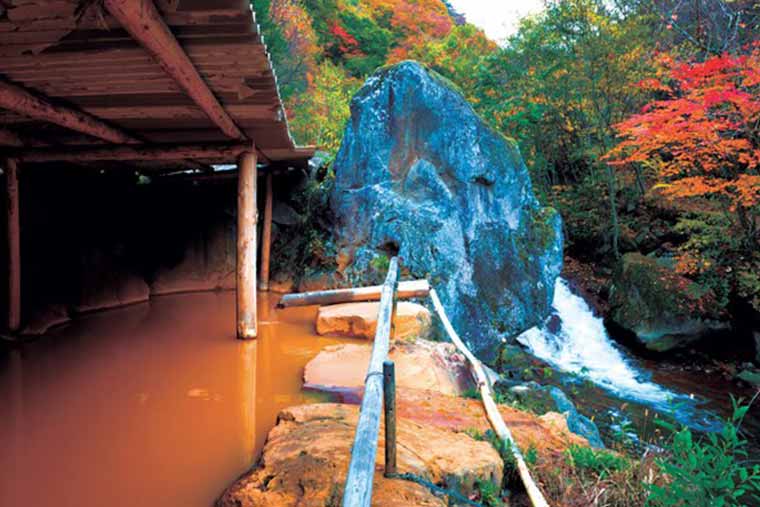 横谷温泉旅館 巨石露天風呂
