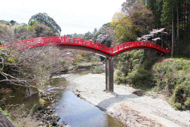 養老渓谷の絶景を巡る鉄道旅 小湊鉄道と菜の花畑編 楽天トラベル