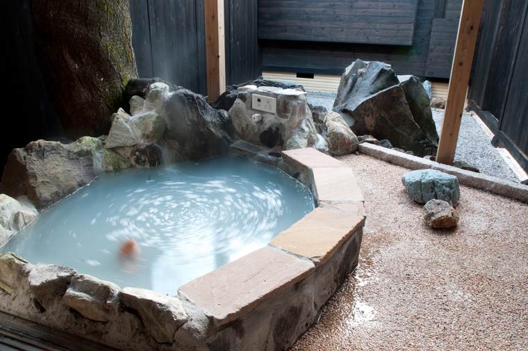 千葉「花山水」離れの露天風呂