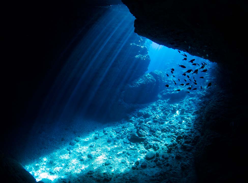 自然が生み出す神秘の光景 青の洞窟 を見に行こう 楽天トラベル