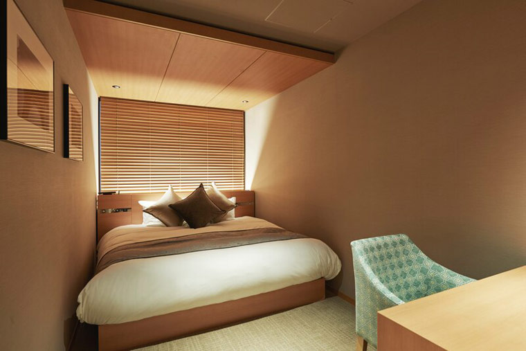 ファーストキャビン(FIRST CABIN)京橋