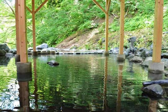 源泉掛流しの湯めぐりテーマパーク 龍洞