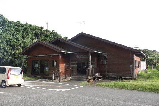 樫立向里温泉ふれあいの湯の外観