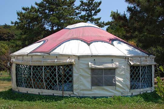 直島ふるさと海の家 つつじ荘 <直島>