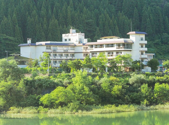 白峰温泉 ホテル八鵬