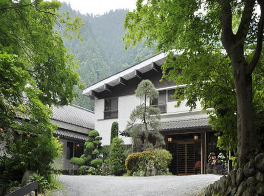 奥秩父 谷津川館
