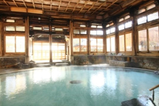 湯田中温泉 よろづや