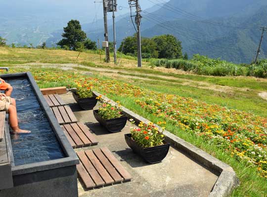 越後湯沢温泉 湯沢高原の足湯