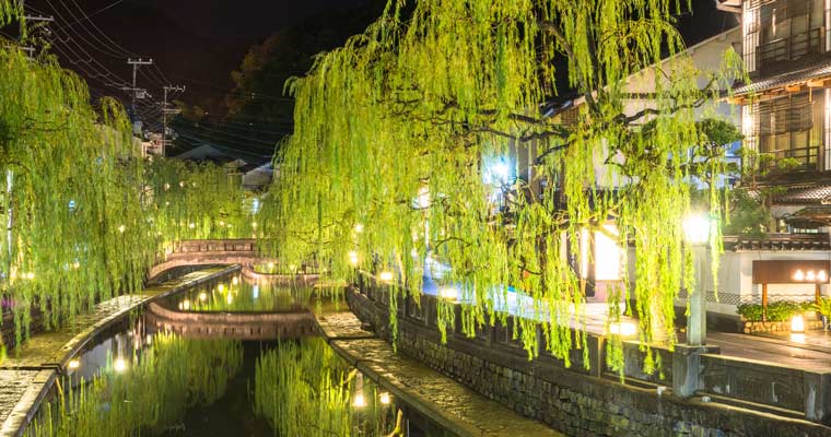 夜の城崎温泉