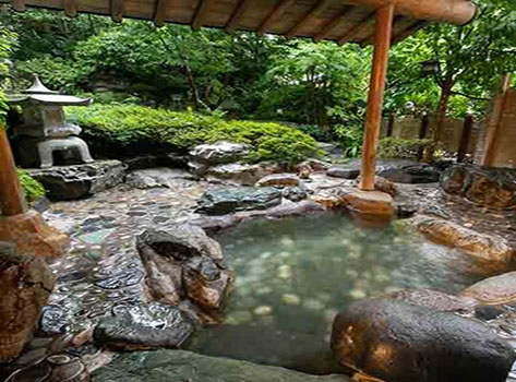 金沢・湯涌温泉 離れと貸切風呂が人気の美食宿 かなや:温泉