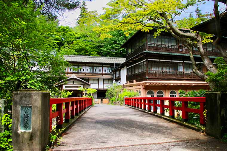 四万温泉 積善館