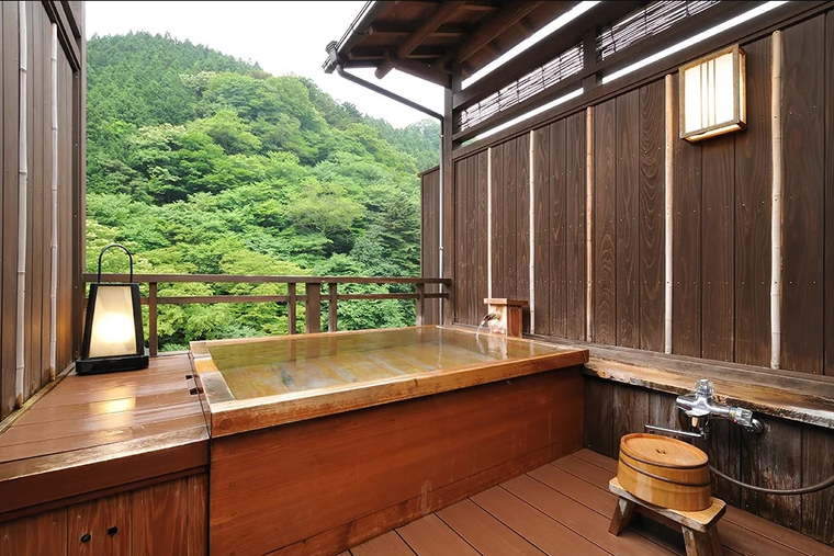 四万温泉 時わすれの宿 佳元(よしもと)