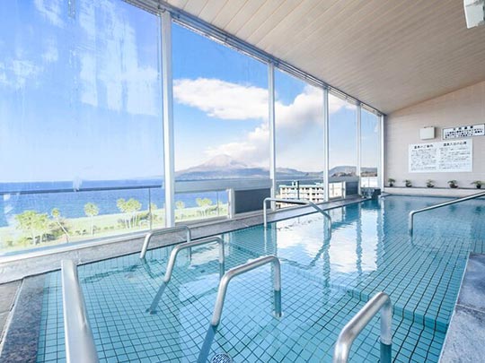 リブマックスリゾート 桜島シーフロント 桜島を望む展望風呂