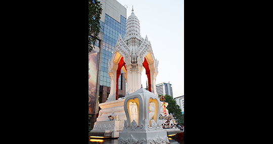 トリムルティの祠