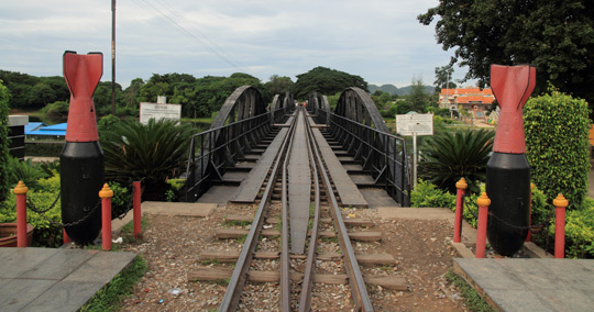 クウェー川鉄橋
