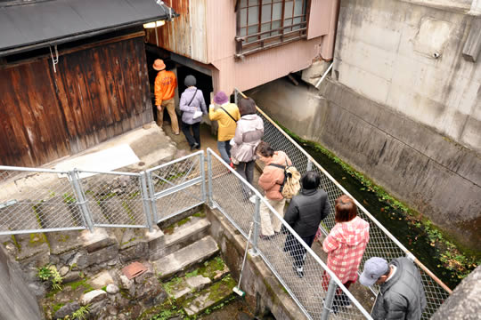 筋骨めぐり