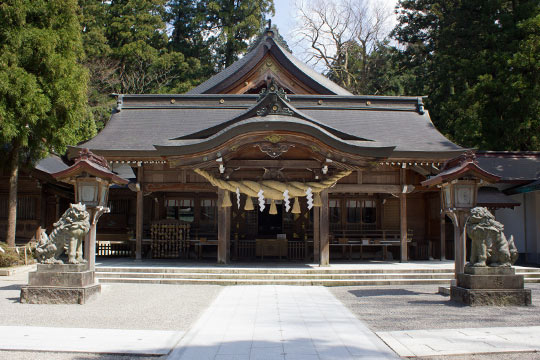 白山比咩神社(しらやまひめじんじゃ)