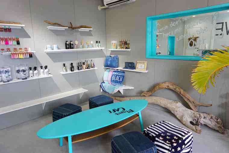 Mana CAFÉの店内