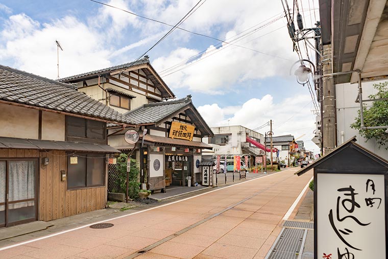 月岡温泉街