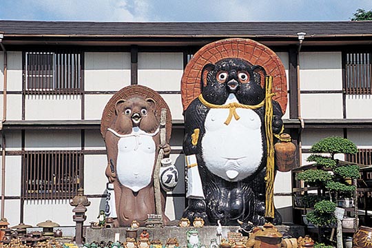信楽陶苑 たぬき村
