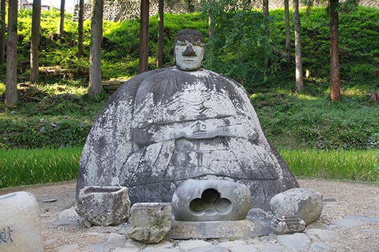 万治の石仏(まんじのせきぶつ)