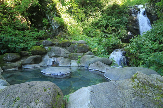 新高湯温泉 五つの絶景露天風呂 吾妻屋旅館
