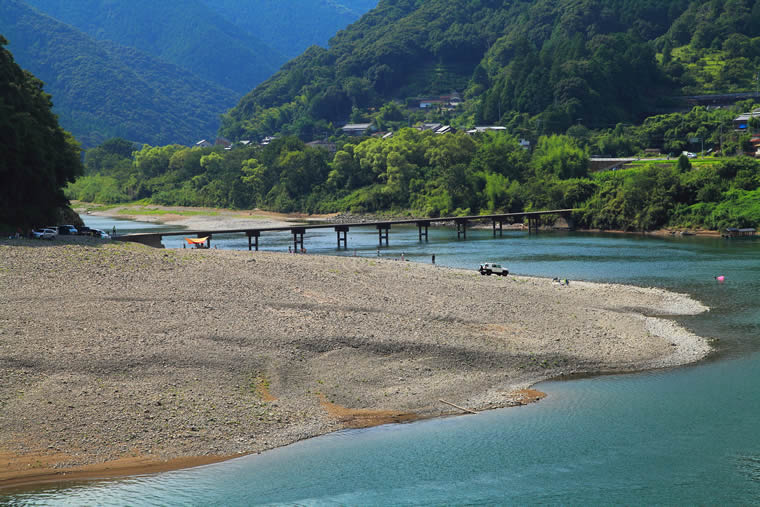 四万十川と岩間沈下橋