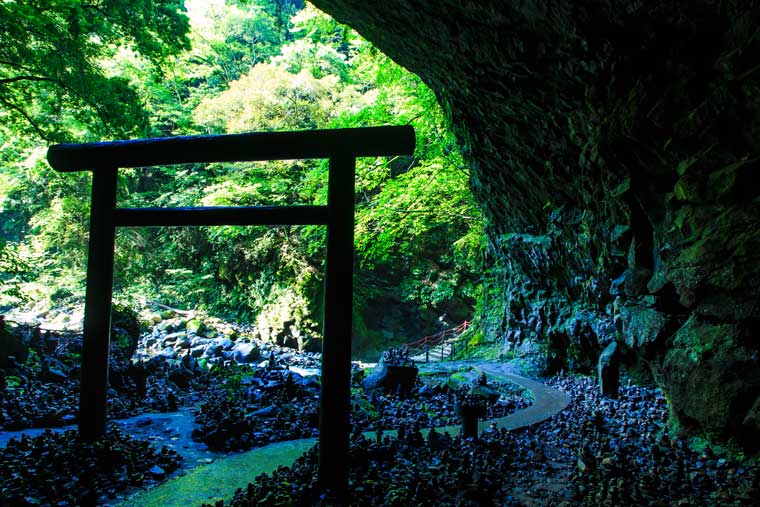 天安河原