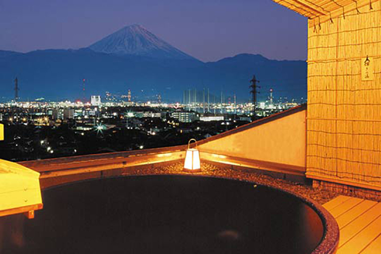 甲府の夜景を独占する温泉 11種類の風呂 ホテル神の湯温泉