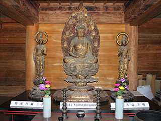 城泉寺阿弥陀堂阿弥陀三尊(湯前町)