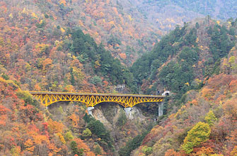 滝川渓谷・雁坂大橋