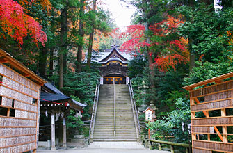 宝登山神社 (ほどさんじんじゃ)