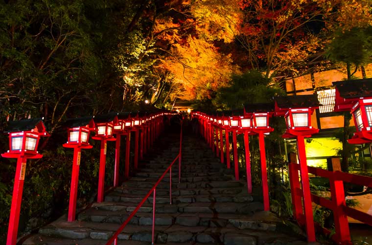 貴船もみじ灯篭(貴船神社)